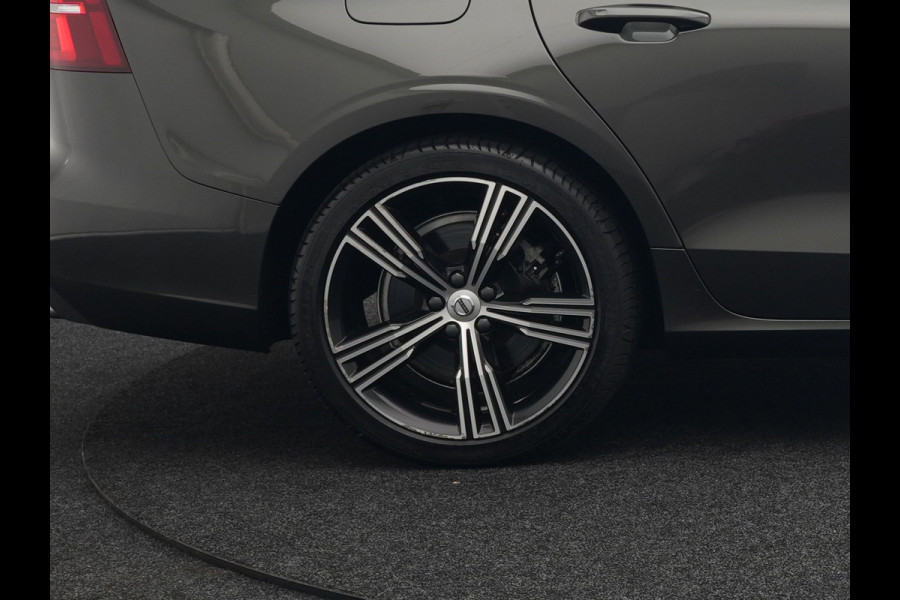 Volvo V60 T8 Recharge AWD Inscription Plug In Hybrid 392pk Dealer O.H. PHEV | Panodak | Adaptive cruise | Lederen Sportstoelen Memory & Massage | Pilot Assist | Harman Kardon | Apple Carplay | Camera | Keyless | Stoel & Stuurverwarming | L.M. 19" | Virtual |
