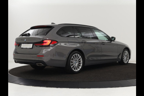 BMW 5 Serie 530e High Executive| Head-Up | Leder | Stoelverwarming | Camera | Carplay | Live Cockpit | Naviagtie | Park Assist | Full LED