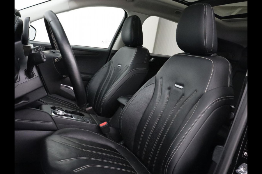 Ford Kuga 2.5 PHEV Vignale | Panoramadak | Leder | Head-Up | Stoel & stuurverwarming | Camera | Adaptive cruise | B&O Sound | Carplay | Navigatie | Full LED | Keyless