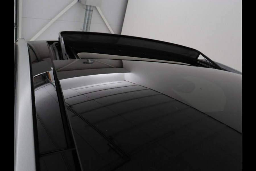 Ford Kuga 2.5 PHEV Vignale | Panoramadak | Leder | Head-Up | Stoel & stuurverwarming | Camera | Adaptive cruise | B&O Sound | Carplay | Navigatie | Full LED | Keyless