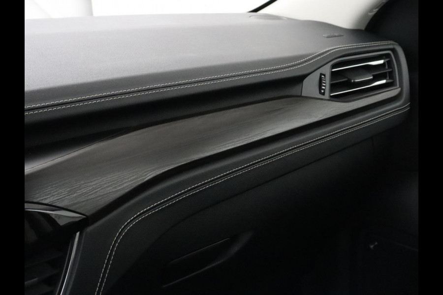 Ford Kuga 2.5 PHEV Vignale | Panoramadak | Leder | Head-Up | Stoel & stuurverwarming | Camera | Adaptive cruise | B&O Sound | Carplay | Navigatie | Full LED | Keyless