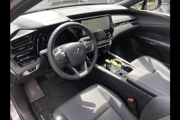 Lexus RX 450h+ Plug-in AWD Luxury Line Plus | Panoramadak, 360 Camera, Memory, Stoelventilatie, Stuurverwarming, Blind Spot Lexus RX 450h+ Plug-in AWD Luxury Line Plus | Panoramadak, 360 Camera, Memory, Stoelventilatie, Stuurverwarming, Blind Spot