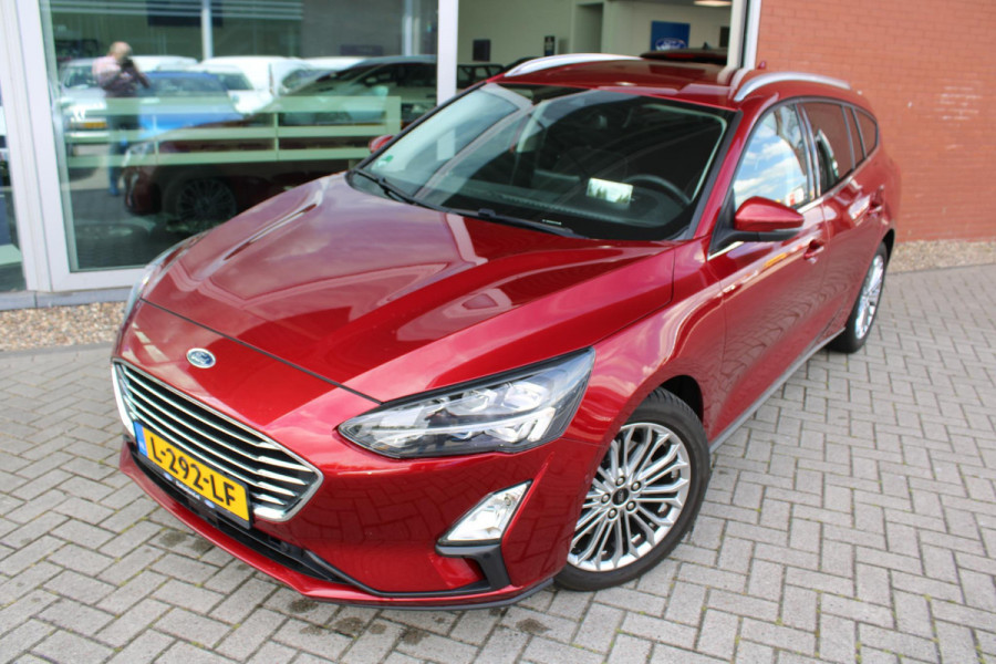 Ford FOCUS Wagon 1.0 EcoBoost 125 PK Titanium Business | Winterpack | 17 Inch Lichtmetalen Velgen | Privacy Glass | Electrische achterklep |Head Up | LED | Adaptieve Cruise Control | Camera | Navi | Climate Control