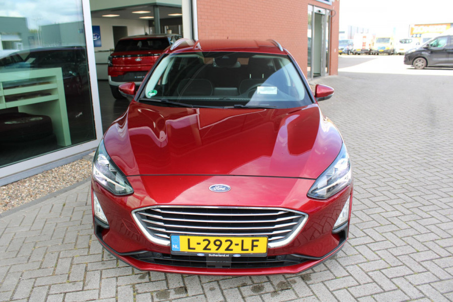 Ford FOCUS Wagon 1.0 EcoBoost 125 PK Titanium Business | Winterpack | 17 Inch Lichtmetalen Velgen | Privacy Glass | Electrische achterklep |Head Up | LED | Adaptieve Cruise Control | Camera | Navi | Climate Control