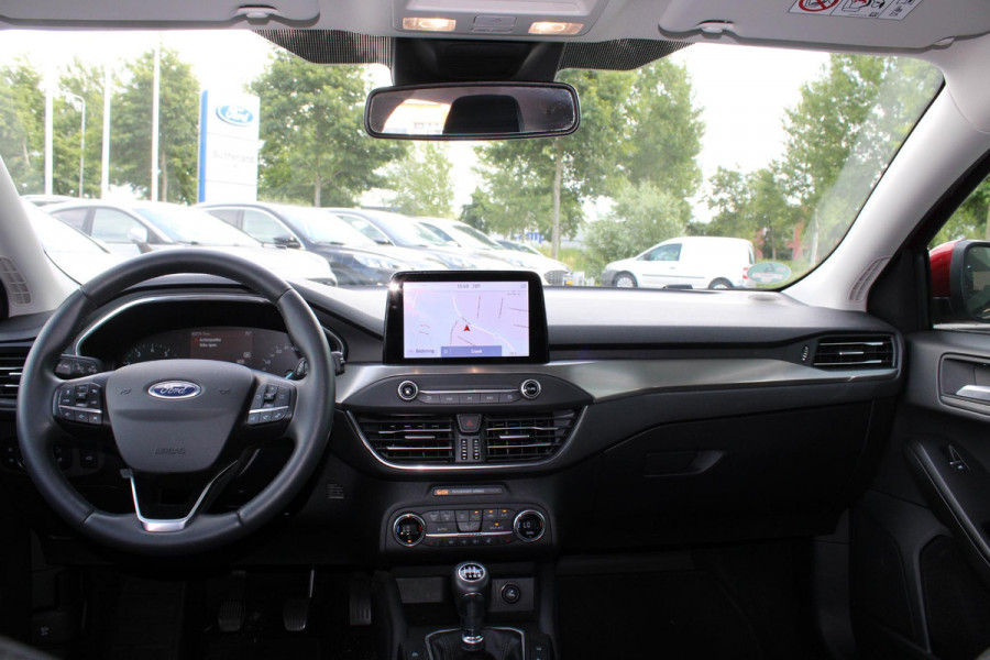 Ford FOCUS Wagon 1.0 EcoBoost 125 PK Titanium Business | Winterpack | 17 Inch Lichtmetalen Velgen | Privacy Glass | Electrische achterklep |Head Up | LED | Adaptieve Cruise Control | Camera | Navi | Climate Control