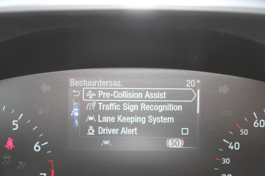 Ford FOCUS Wagon 1.0 EcoBoost 125 PK Titanium Business | Winterpack | 17 Inch Lichtmetalen Velgen | Privacy Glass | Electrische achterklep |Head Up | LED | Adaptieve Cruise Control | Camera | Navi | Climate Control