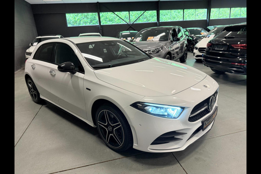 Mercedes-Benz A-Klasse 250 e AMG PREMIUM SFEERVERL/V-COCKPIT/NAVI/DAB/BURMESTER/CARPLAY/STOEL-M///