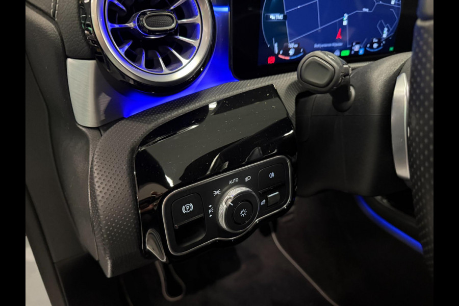 Mercedes-Benz A-Klasse 250 e AMG PREMIUM SFEERVERL/V-COCKPIT/NAVI/DAB/BURMESTER/CARPLAY/STOEL-M///