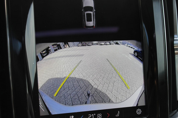 Volvo XC60 T6 350PK Automaat Plug-in hybrid AWD Plus Dark Apple Carplay / Adaptive cruise control / Panorama dak / Elektrisch bedienbare bestuurderstoel met geheugen / Keyless Entry / Elektrische achterklep