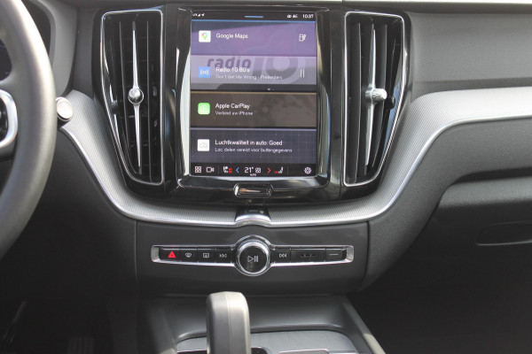 Volvo XC60 T6 350PK Automaat Plug-in hybrid AWD Plus Dark Apple Carplay / Adaptive cruise control / Panorama dak / Elektrisch bedienbare bestuurderstoel met geheugen / Keyless Entry / Elektrische achterklep