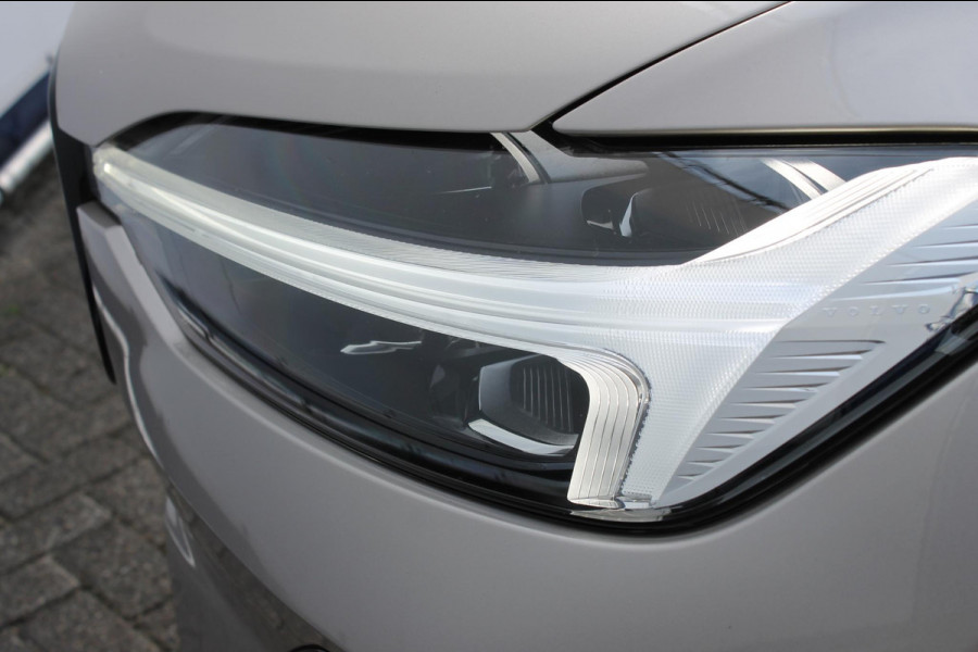Volvo XC60 T6 350PK Automaat Plug-in hybrid AWD Plus Dark Apple Carplay / Adaptive cruise control / Panorama dak / Elektrisch bedienbare bestuurderstoel met geheugen / Keyless Entry / Elektrische achterklep