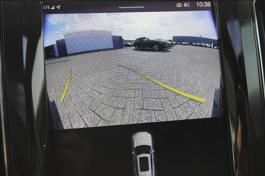Volvo XC60 T6 350PK Automaat Plug-in hybrid AWD Plus Dark Apple Carplay / Adaptive cruise control / Panorama dak / Elektrisch bedienbare bestuurderstoel met geheugen / Keyless Entry / Elektrische achterklep