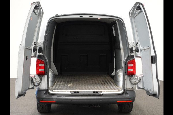 Volkswagen Transporter 102pk L1H1 Highline Navigatie 18" Velgen Airco Cruise control Euro6 Bluetooth