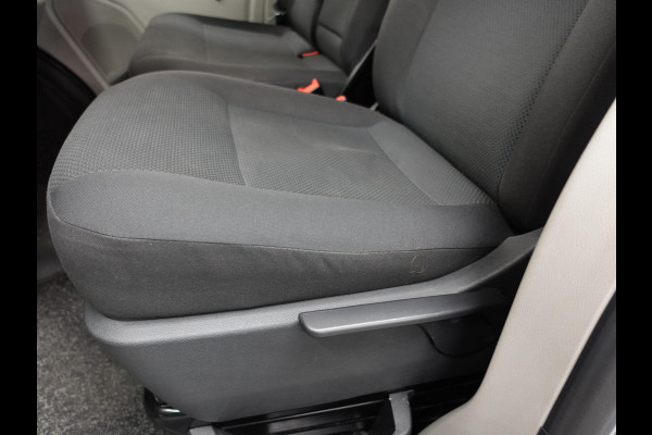 Volkswagen Transporter 102pk L1H1 Highline Navigatie 18" Velgen Airco Cruise control Euro6 Bluetooth