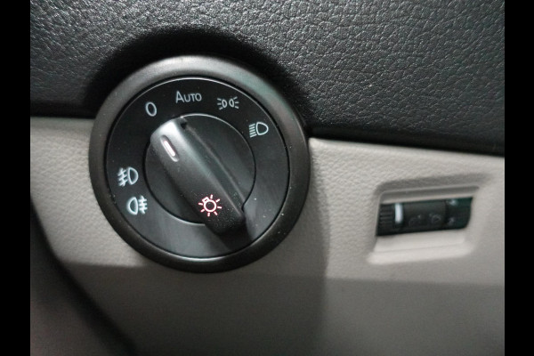Volkswagen Transporter 102pk L1H1 Highline Navigatie 18" Velgen Airco Cruise control Euro6 Bluetooth