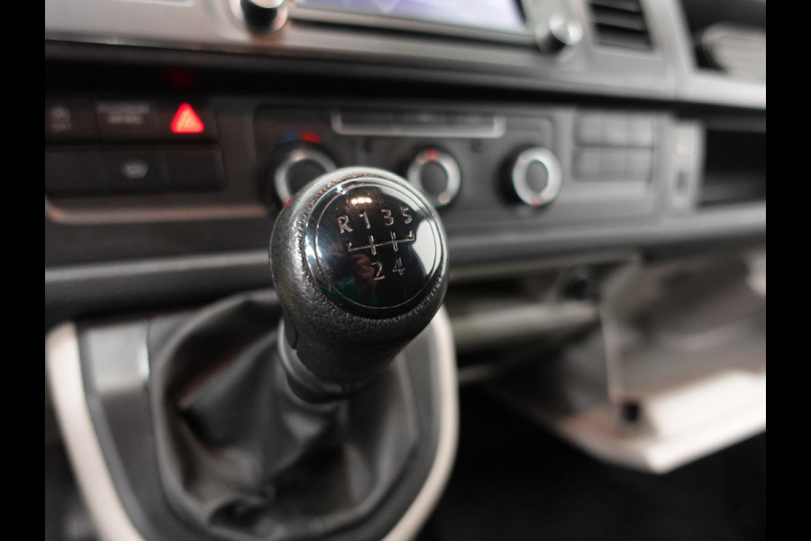 Volkswagen Transporter 102pk L1H1 Highline Navigatie 18" Velgen Airco Cruise control Euro6 Bluetooth