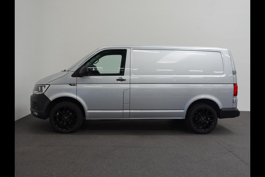 Volkswagen Transporter 102pk L1H1 Highline Navigatie 18" Velgen Airco Cruise control Euro6 Bluetooth