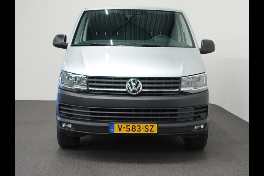 Volkswagen Transporter 102pk L1H1 Highline Navigatie 18" Velgen Airco Cruise control Euro6 Bluetooth