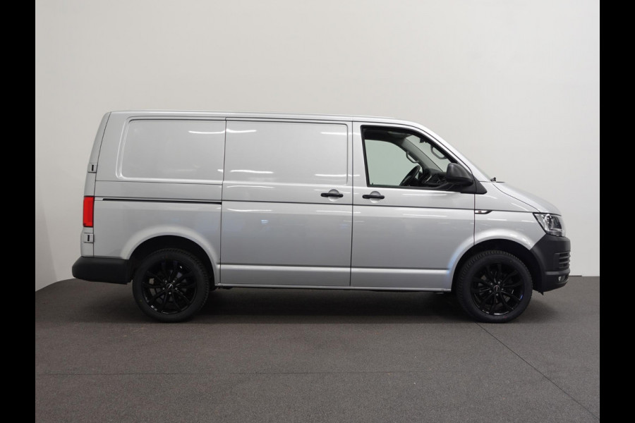 Volkswagen Transporter 102pk L1H1 Highline Navigatie 18" Velgen Airco Cruise control Euro6 Bluetooth