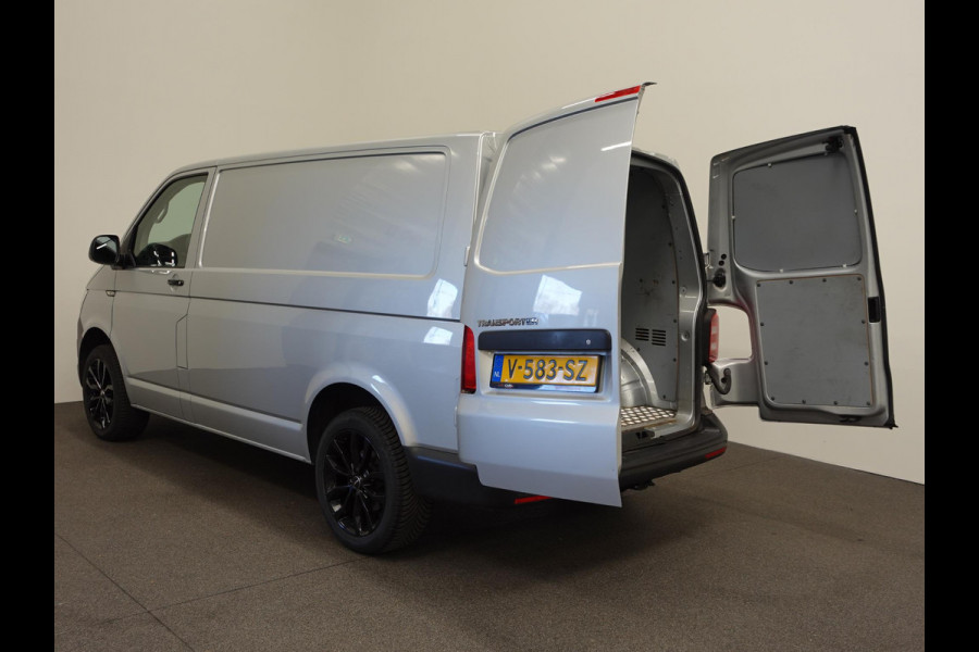 Volkswagen Transporter 102pk L1H1 Highline Navigatie 18" Velgen Airco Cruise control Euro6 Bluetooth