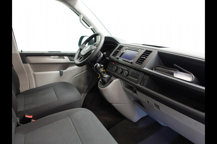 Volkswagen Transporter 102pk L1H1 Highline Navigatie 18" Velgen Airco Cruise control Euro6 Bluetooth