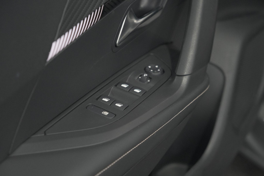 Peugeot 2008 Hybrid 136 e-DCS6 Allure | 360 Camera | Adaptieve Cruise Control | Dodehoekdetectie | Navigatie