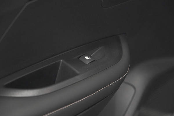 Peugeot 2008 Hybrid 136 e-DCS6 Allure | 360 Camera | Adaptieve Cruise Control | Dodehoekdetectie | Navigatie