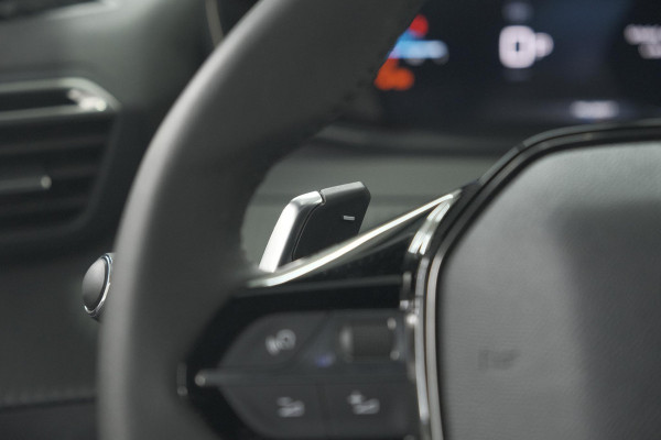 Peugeot 2008 Hybrid 136 e-DCS6 Allure | 360 Camera | Adaptieve Cruise Control | Dodehoekdetectie | Navigatie