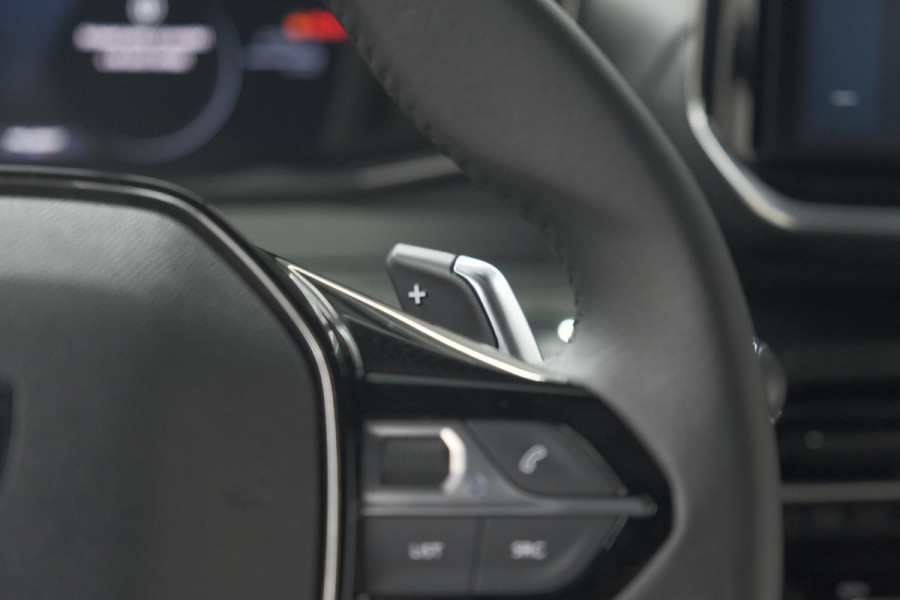 Peugeot 2008 Hybrid 136 e-DCS6 Allure | 360 Camera | Adaptieve Cruise Control | Dodehoekdetectie | Navigatie