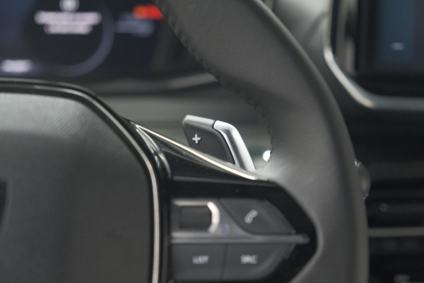 Peugeot 2008 Hybrid 136 e-DCS6 Allure | 360 Camera | Adaptieve Cruise Control | Dodehoekdetectie | Navigatie