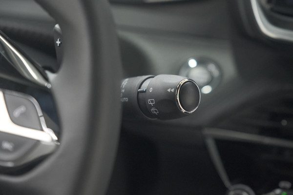 Peugeot 2008 Hybrid 136 e-DCS6 Allure | 360 Camera | Adaptieve Cruise Control | Dodehoekdetectie | Navigatie