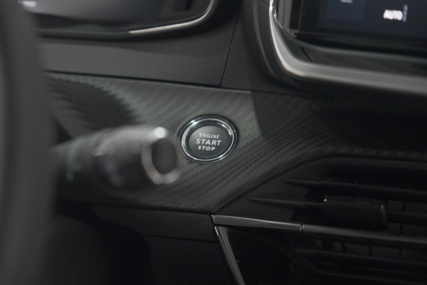 Peugeot 2008 Hybrid 136 e-DCS6 Allure | 360 Camera | Adaptieve Cruise Control | Dodehoekdetectie | Navigatie