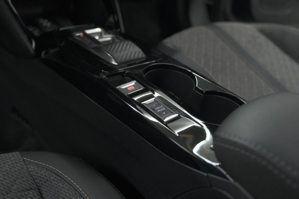 Peugeot 2008 Hybrid 136 e-DCS6 Allure | 360 Camera | Adaptieve Cruise Control | Dodehoekdetectie | Navigatie