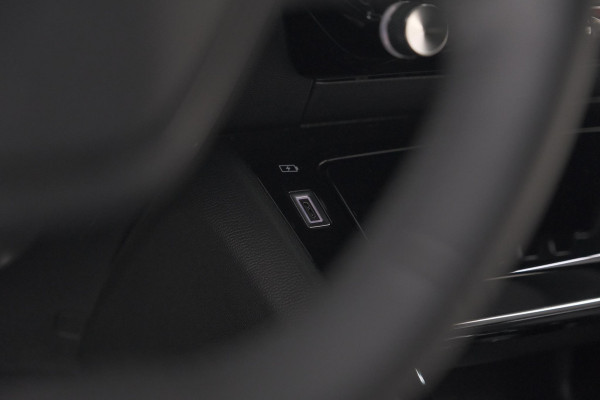 Peugeot 2008 Hybrid 136 e-DCS6 Allure | 360 Camera | Adaptieve Cruise Control | Dodehoekdetectie | Navigatie