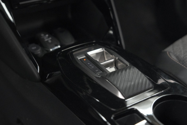 Peugeot 2008 Hybrid 136 e-DCS6 Allure | 360 Camera | Adaptieve Cruise Control | Dodehoekdetectie | Navigatie