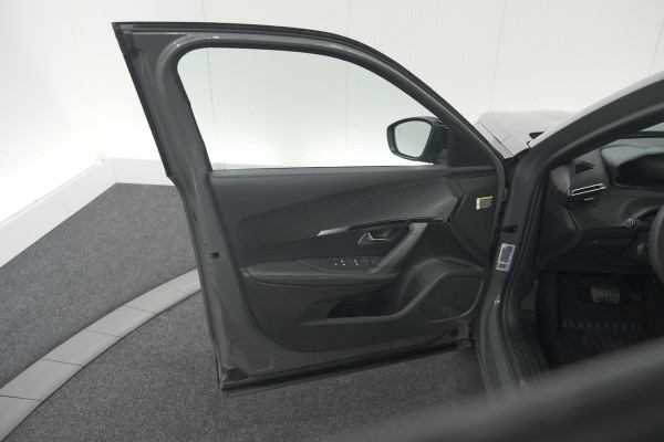 Peugeot 2008 Hybrid 136 e-DCS6 Allure | 360 Camera | Adaptieve Cruise Control | Dodehoekdetectie | Navigatie