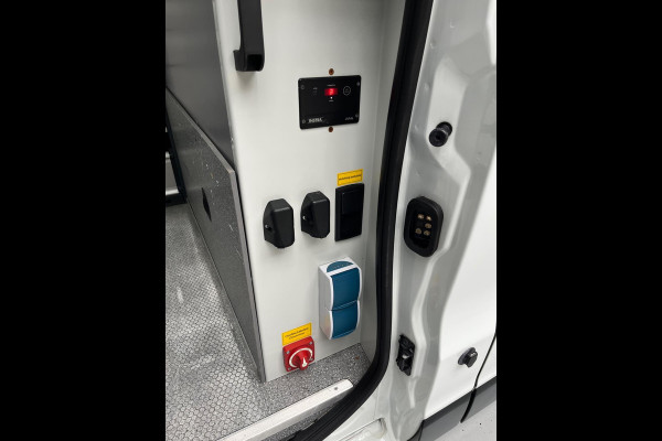 Renault Trafic Servicewagen 1.6 dCi euro6 T27 L1H1 Comfort Bott inrichting Victron v230 Standkachel Trekhaak RIJKLAARPRIJS!