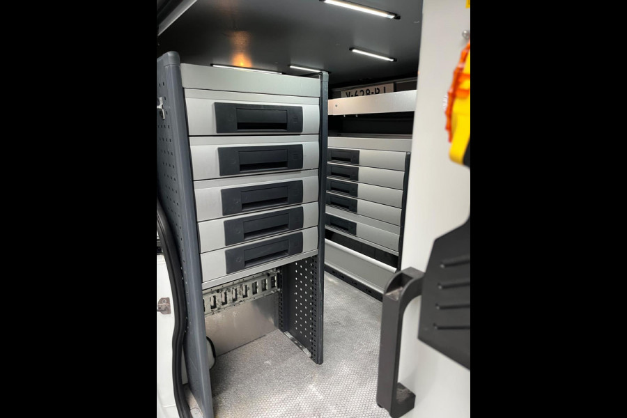 Renault Trafic Servicewagen 1.6 dCi euro6 T27 L1H1 Comfort Bott inrichting Victron v230 Standkachel Trekhaak RIJKLAARPRIJS!
