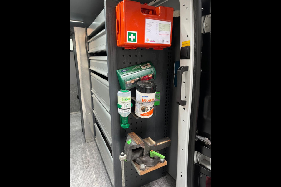 Renault Trafic Servicewagen 1.6 dCi euro6 T27 L1H1 Comfort Bott inrichting Victron v230 Standkachel Trekhaak RIJKLAARPRIJS!