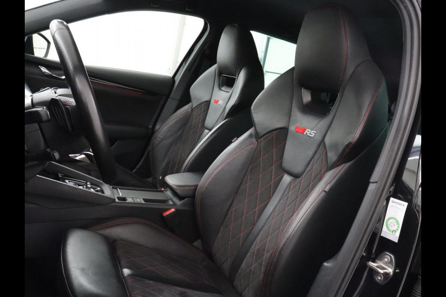 Škoda Octavia 1.4 TSI RS iV PHEV | Head-Up | Stoel & stuurverwarming | Adaptive cruise | Standkachel | Matrix LED | Massage | Alcantara | Camera | Carplay | Memory | Canton Sound | Virtual Cockpit | Side Assist