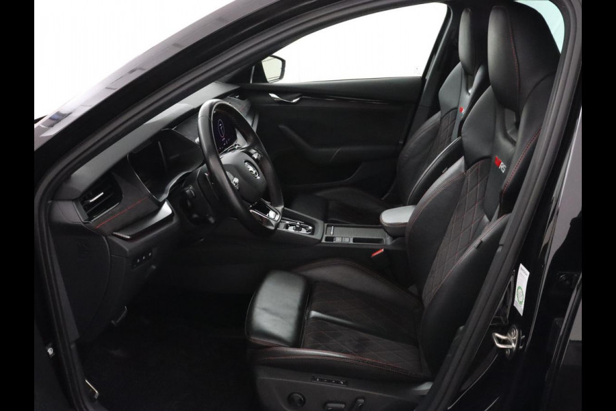 Škoda Octavia 1.4 TSI RS iV PHEV | Head-Up | Stoel & stuurverwarming | Adaptive cruise | Standkachel | Matrix LED | Massage | Alcantara | Camera | Carplay | Memory | Canton Sound | Virtual Cockpit | Side Assist