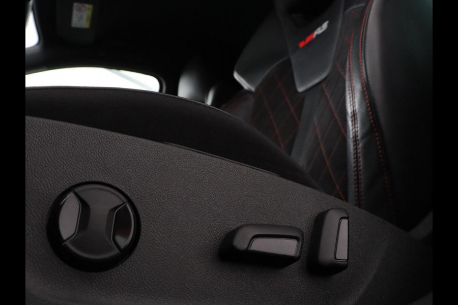 Škoda Octavia 1.4 TSI RS iV PHEV | Head-Up | Stoel & stuurverwarming | Adaptive cruise | Standkachel | Matrix LED | Massage | Alcantara | Camera | Carplay | Memory | Canton Sound | Virtual Cockpit | Side Assist