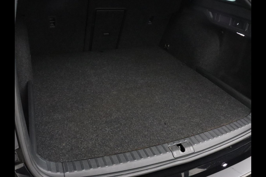 Škoda Octavia 1.4 TSI RS iV PHEV | Head-Up | Stoel & stuurverwarming | Adaptive cruise | Standkachel | Matrix LED | Massage | Alcantara | Camera | Carplay | Memory | Canton Sound | Virtual Cockpit | Side Assist