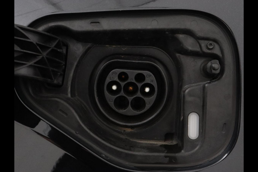 Škoda Octavia 1.4 TSI RS iV PHEV | Head-Up | Stoel & stuurverwarming | Adaptive cruise | Standkachel | Matrix LED | Massage | Alcantara | Camera | Carplay | Memory | Canton Sound | Virtual Cockpit | Side Assist