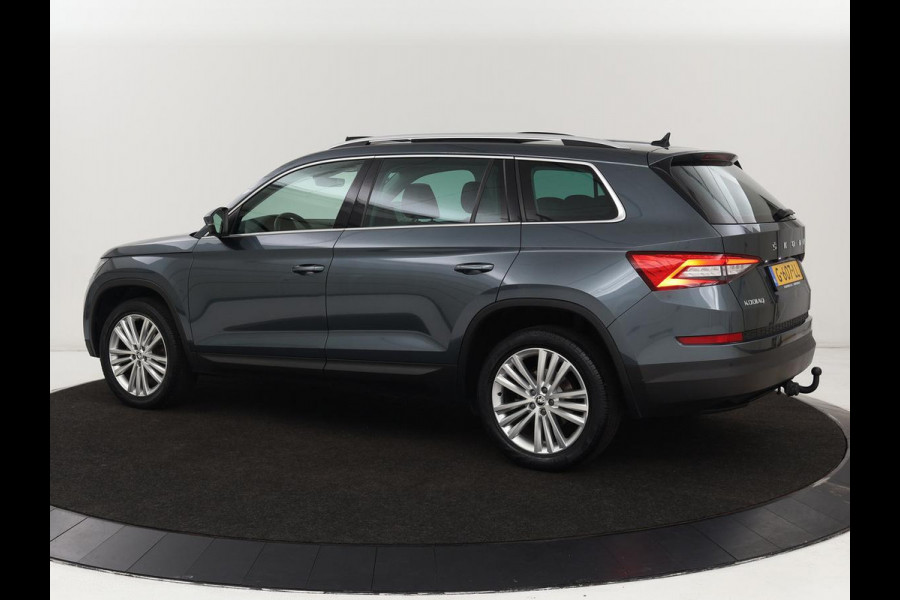 Škoda Kodiaq 1.5 TSI Business Edition | Panoramadak | Stoelverwarming | Adaptive cruise | Trekhaak | Virtual Cockpit | Canton Sound | Keyless | Camera | Navigatie | Carplay | 19'' lichtmetalen velgen