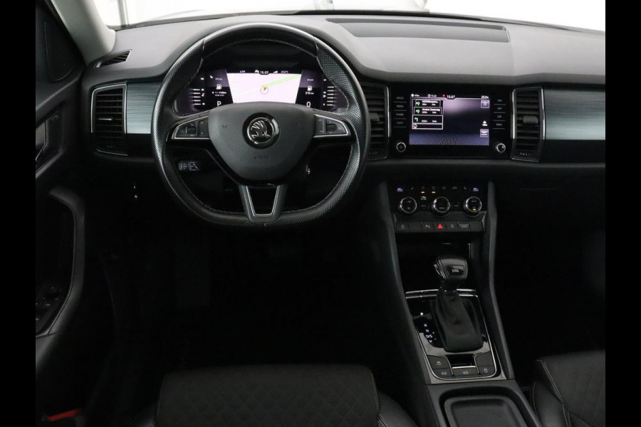 Škoda Kodiaq 1.5 TSI Business Edition | Panoramadak | Stoelverwarming | Adaptive cruise | Trekhaak | Virtual Cockpit | Canton Sound | Keyless | Camera | Navigatie | Carplay | 19'' lichtmetalen velgen