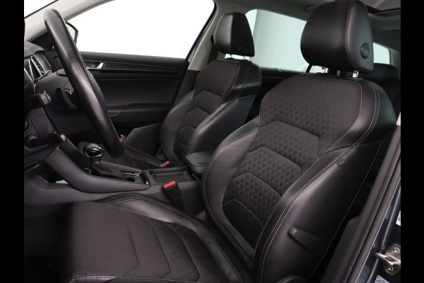 Škoda Kodiaq 1.5 TSI Business Edition | Panoramadak | Stoelverwarming | Adaptive cruise | Trekhaak | Virtual Cockpit | Canton Sound | Keyless | Camera | Navigatie | Carplay | 19'' lichtmetalen velgen