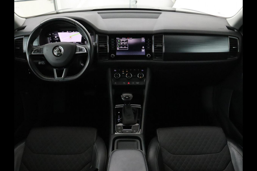 Škoda Kodiaq 1.5 TSI Business Edition | Panoramadak | Stoelverwarming | Adaptive cruise | Trekhaak | Virtual Cockpit | Canton Sound | Keyless | Camera | Navigatie | Carplay | 19'' lichtmetalen velgen