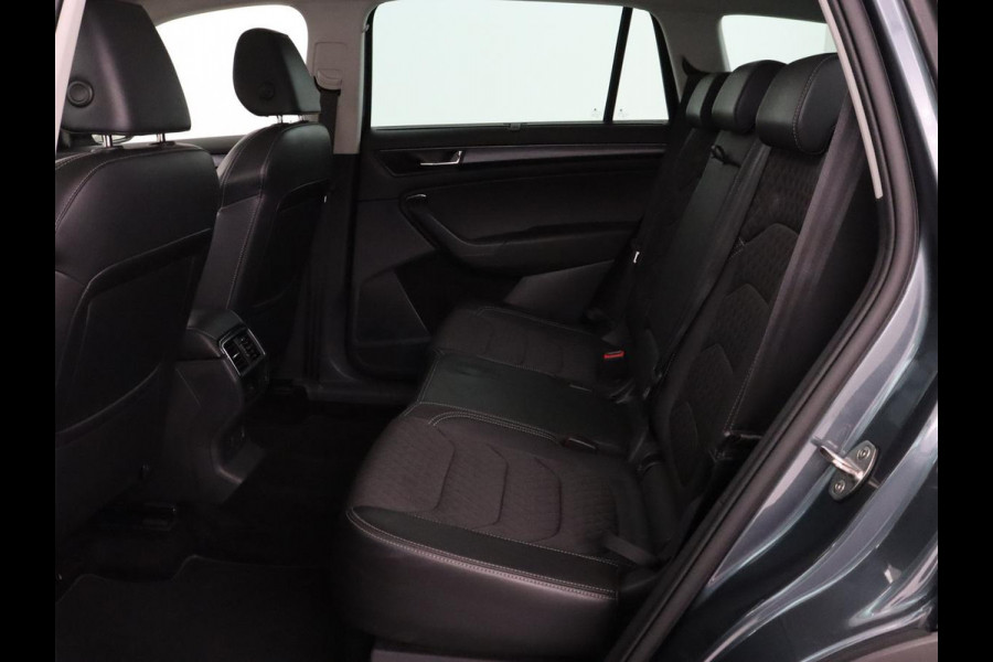 Škoda Kodiaq 1.5 TSI Business Edition | Panoramadak | Stoelverwarming | Adaptive cruise | Trekhaak | Virtual Cockpit | Canton Sound | Keyless | Camera | Navigatie | Carplay | 19'' lichtmetalen velgen