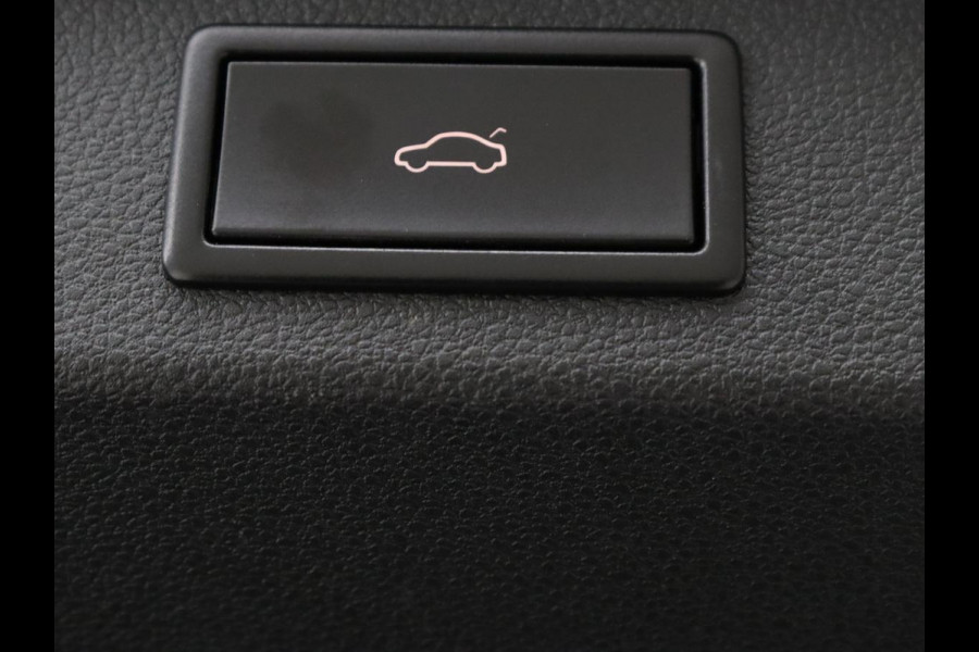 Škoda Kodiaq 1.5 TSI Business Edition | Panoramadak | Stoelverwarming | Adaptive cruise | Trekhaak | Virtual Cockpit | Canton Sound | Keyless | Camera | Navigatie | Carplay | 19'' lichtmetalen velgen